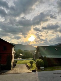 Sunrise at Inn the Valley