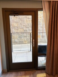 Cabana room
No access to pool. No view