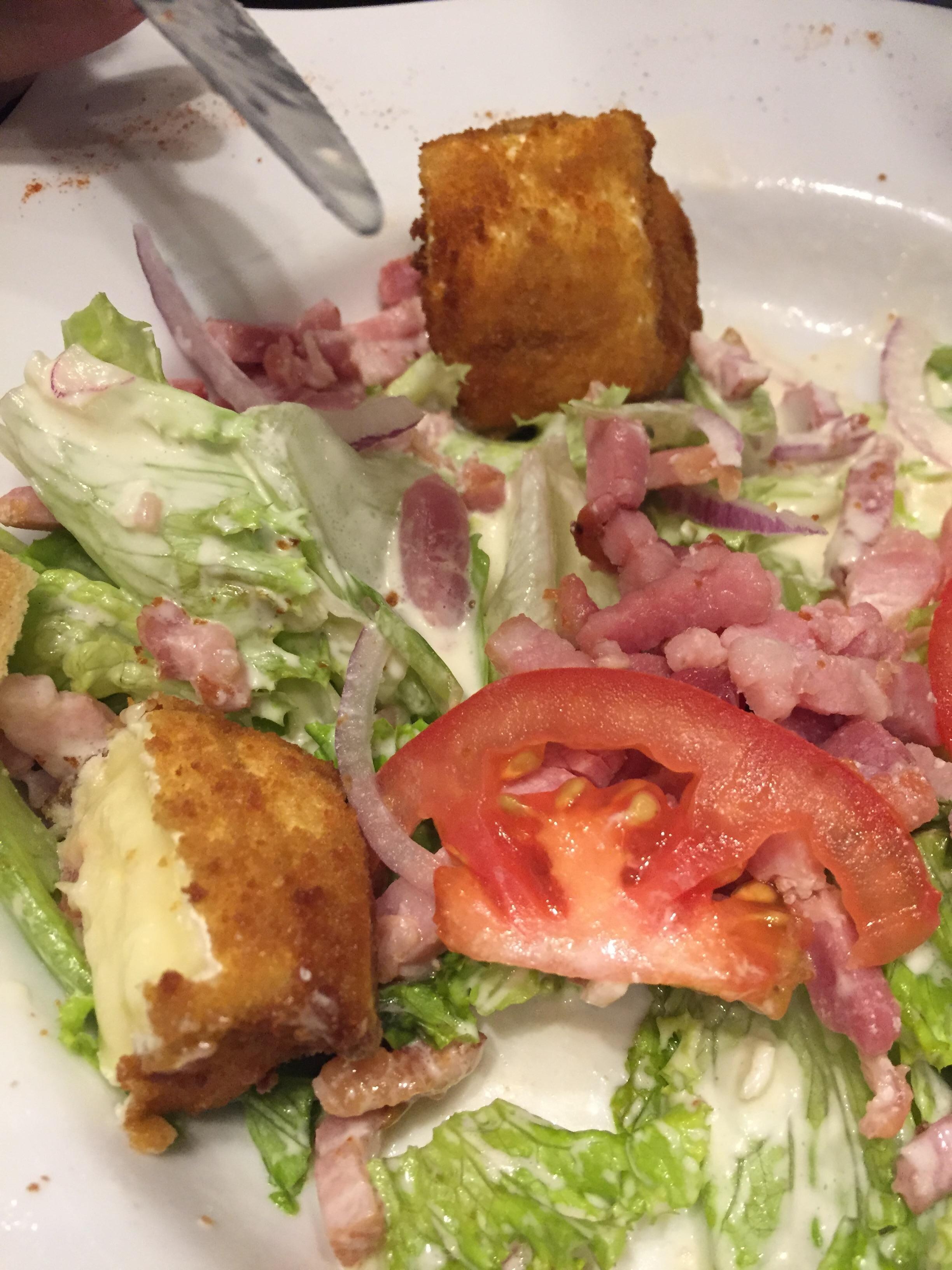 Restaurant centre ville pas loin de l’ho Chaleureux et serviables au petit soin avec les clients 