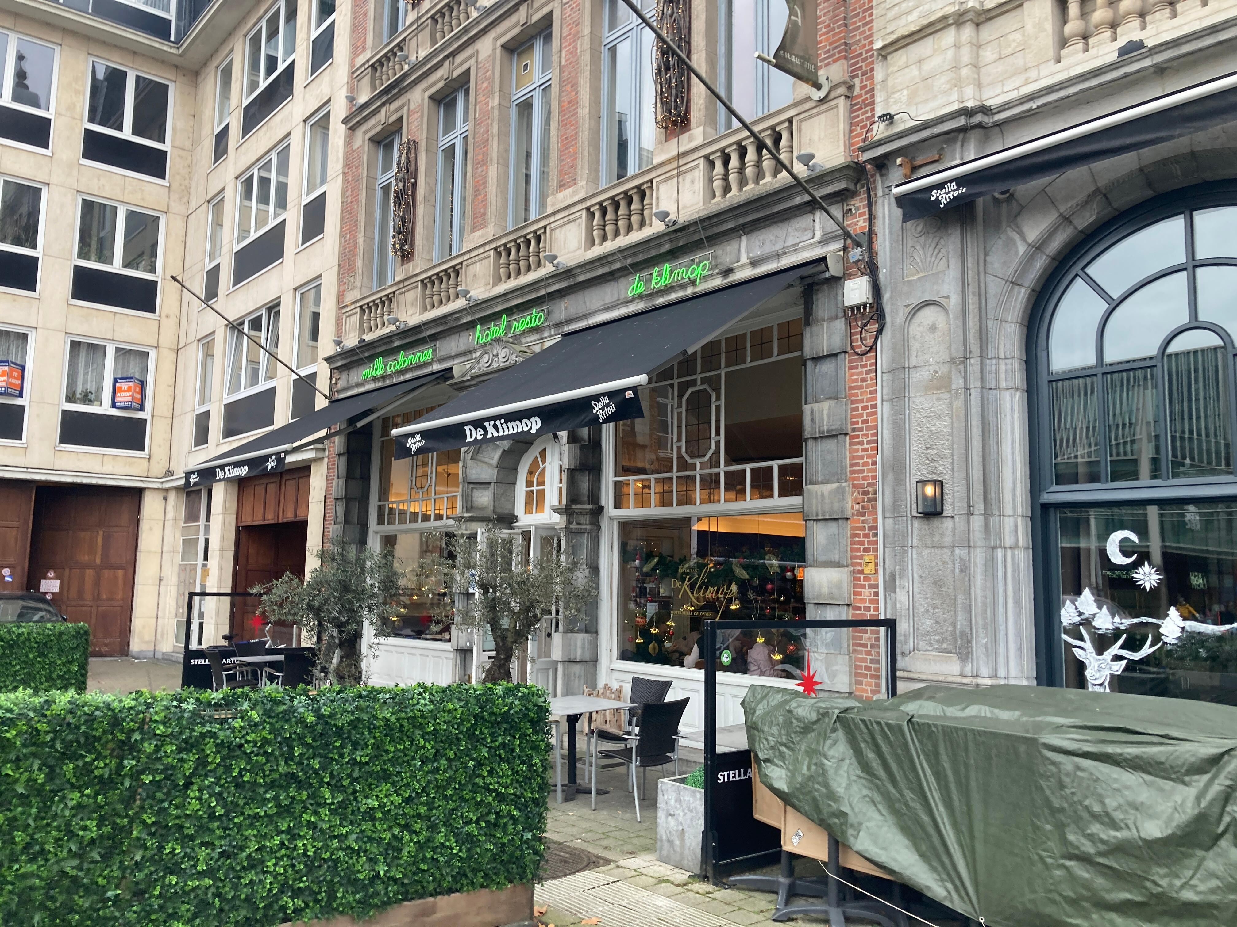 La devanture de l’hôtel.