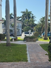 Courtyard of the place.