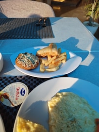 揚げたてサクサクのターメイヤ