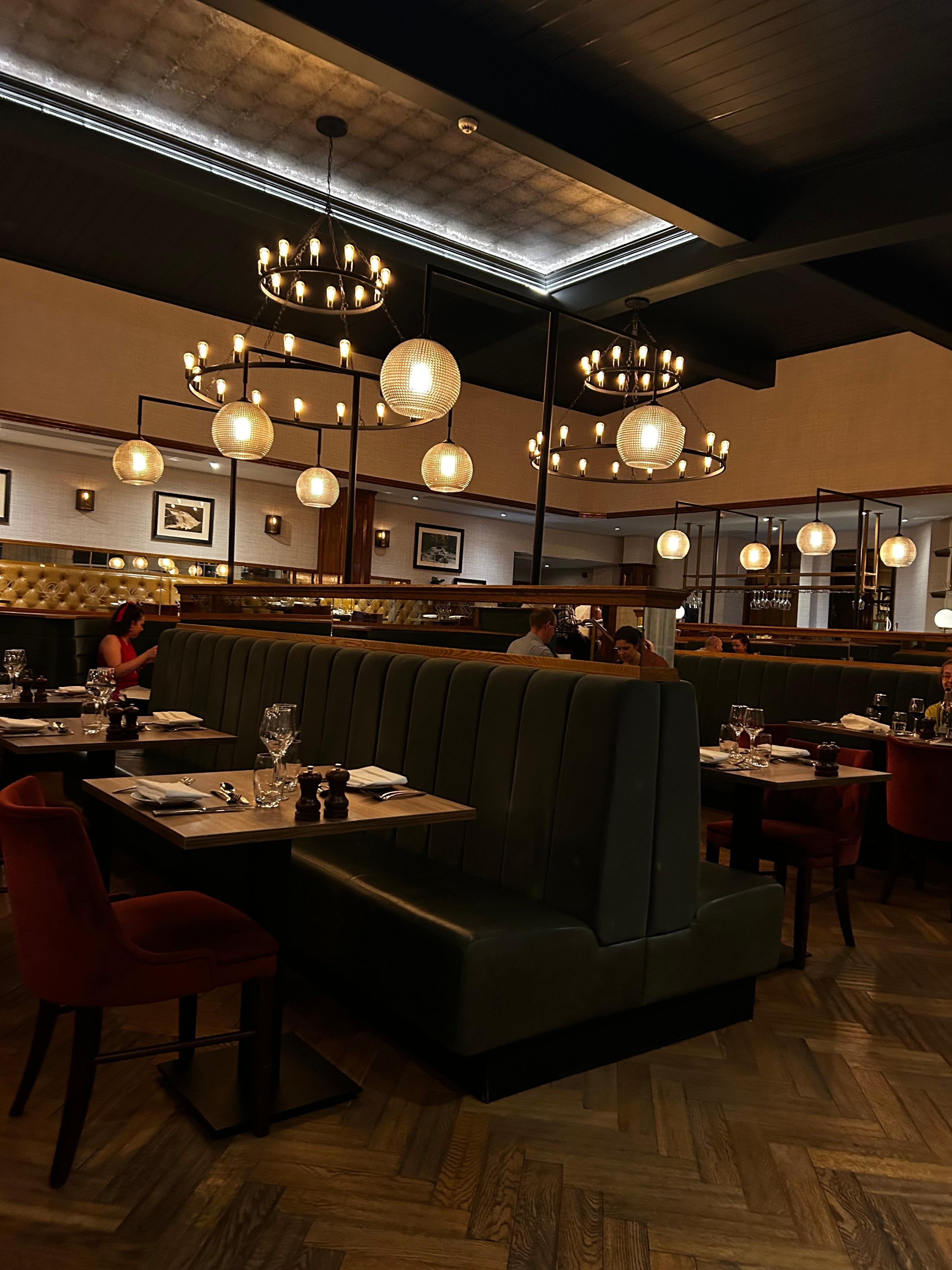 Beautiful restaurant - amazing service and food 