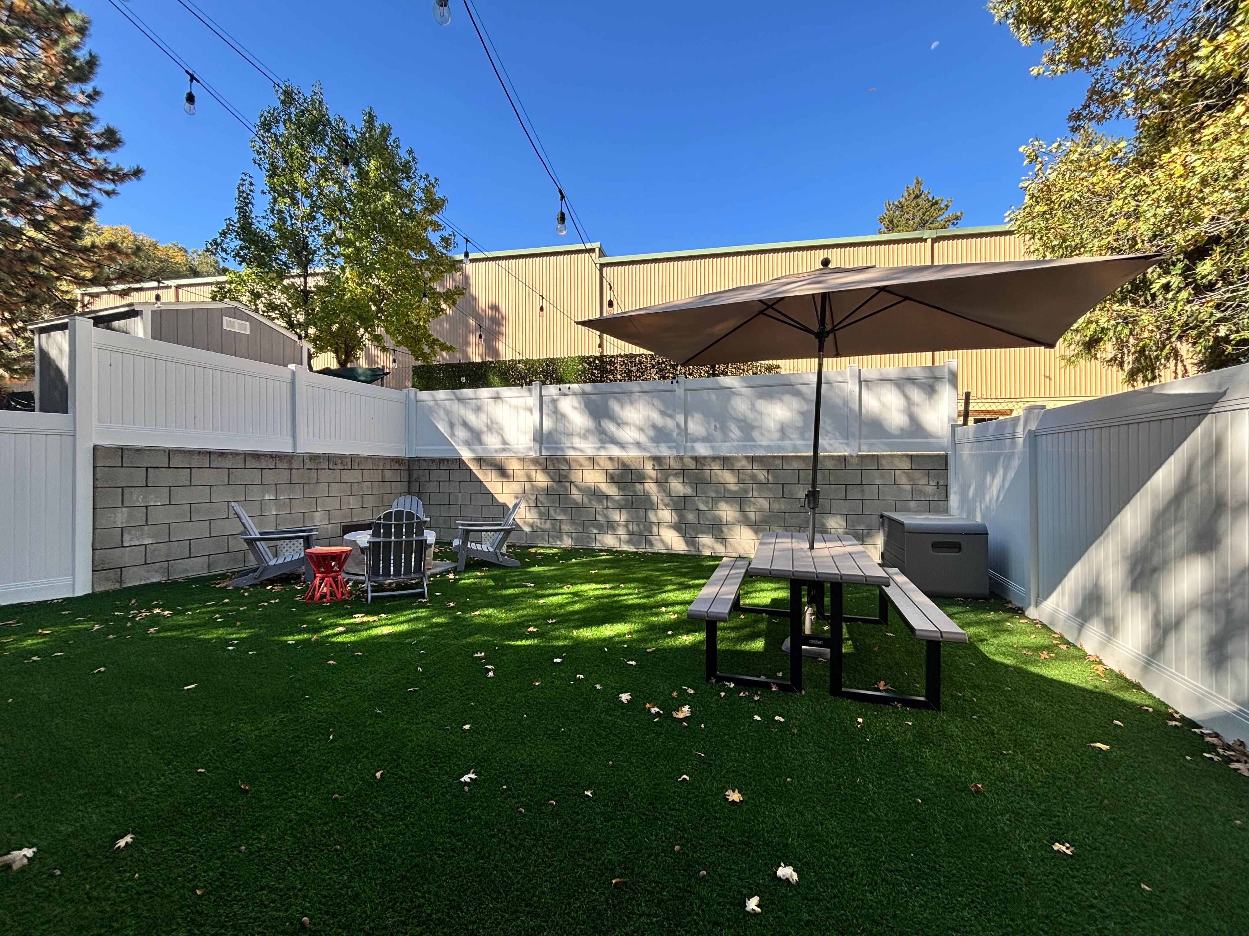 Enjoyed the cute back yard. 