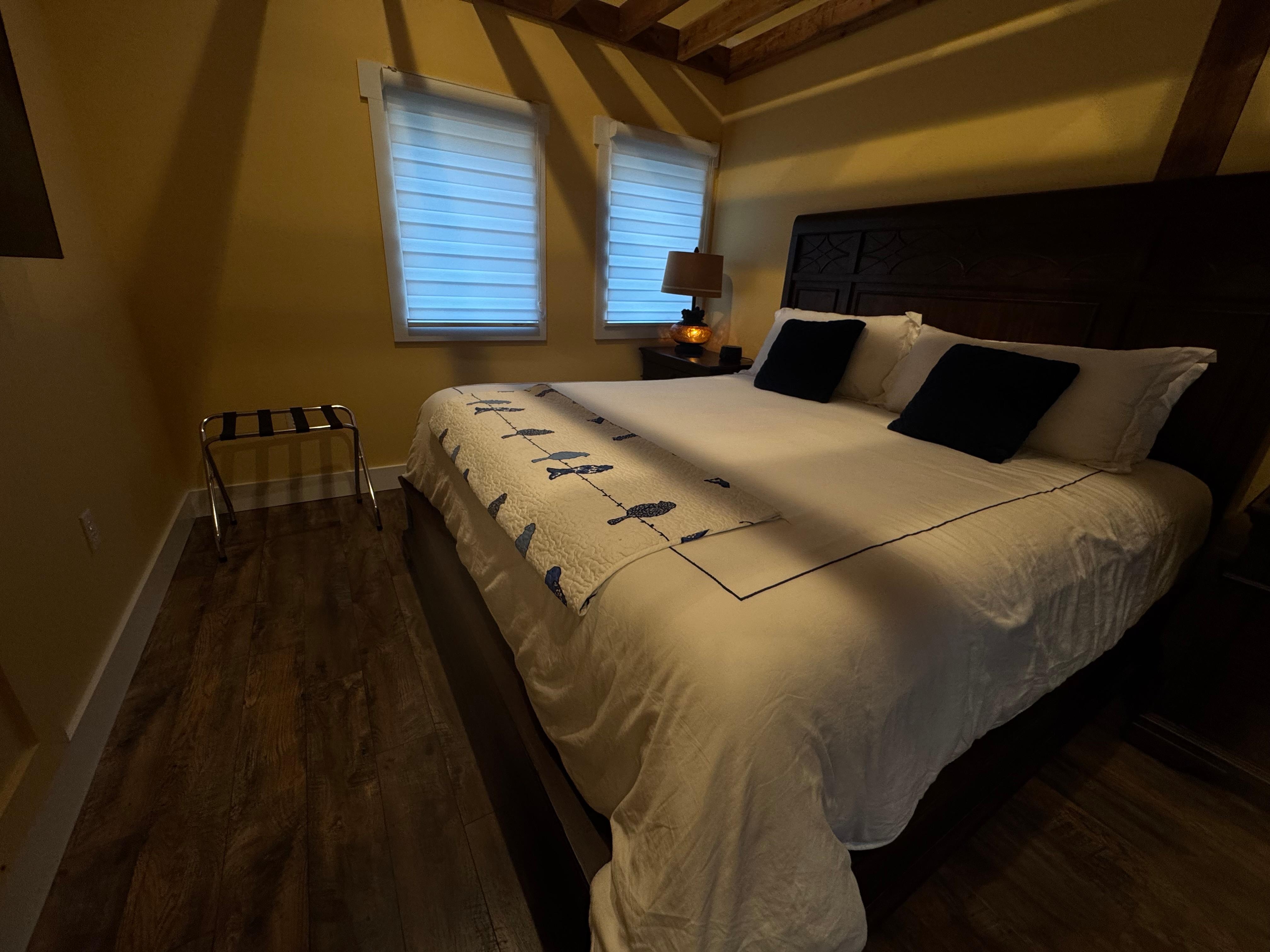 Super comfortable bed with the best mattress! Sound machine as well. 