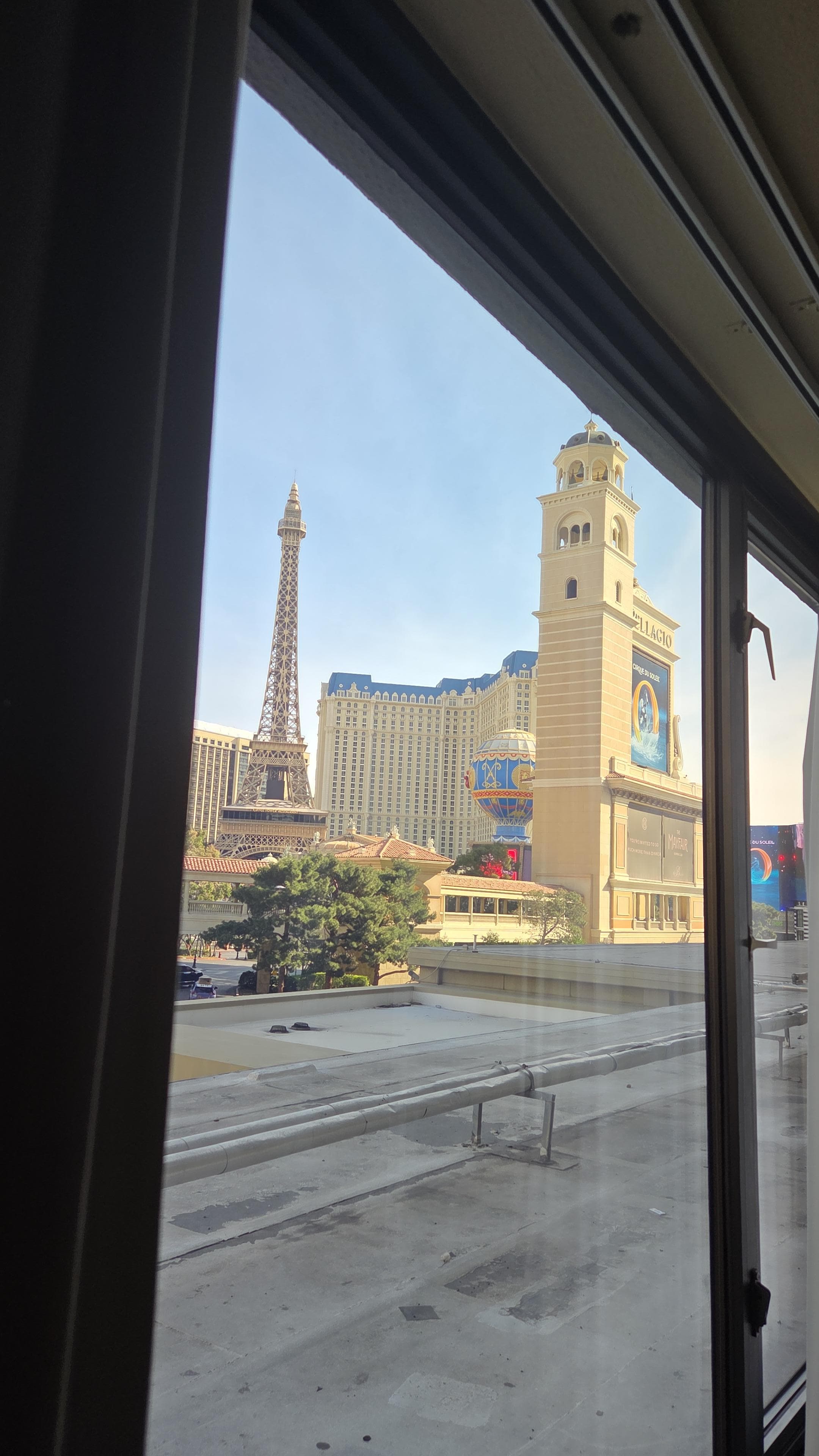 Little view. Nit at the Billagio fountain 