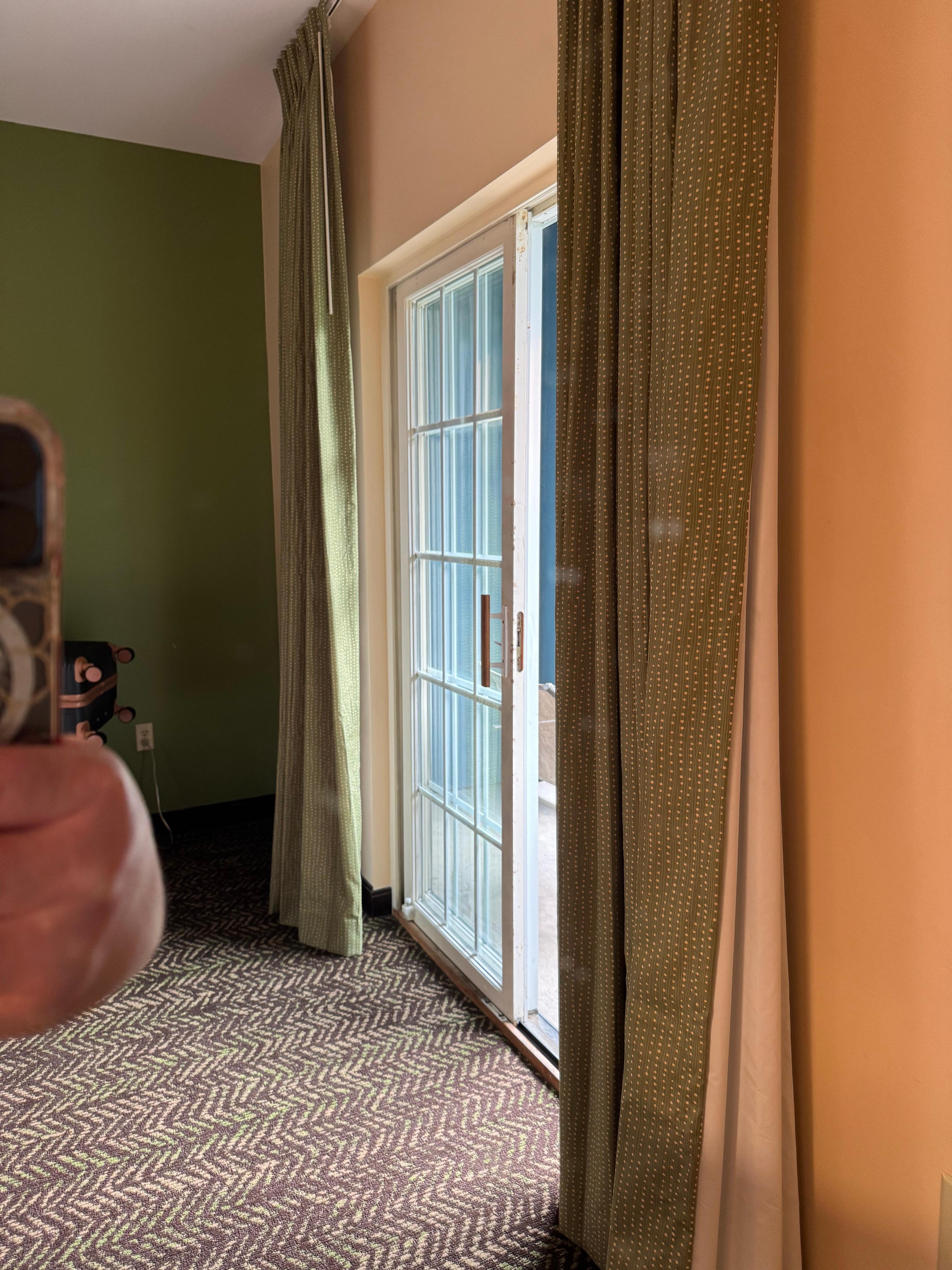 Dirty mirrors, which can't hardly see on the pictures
