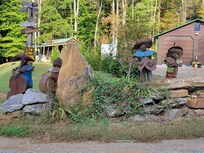 Cute statues infront of the cabin