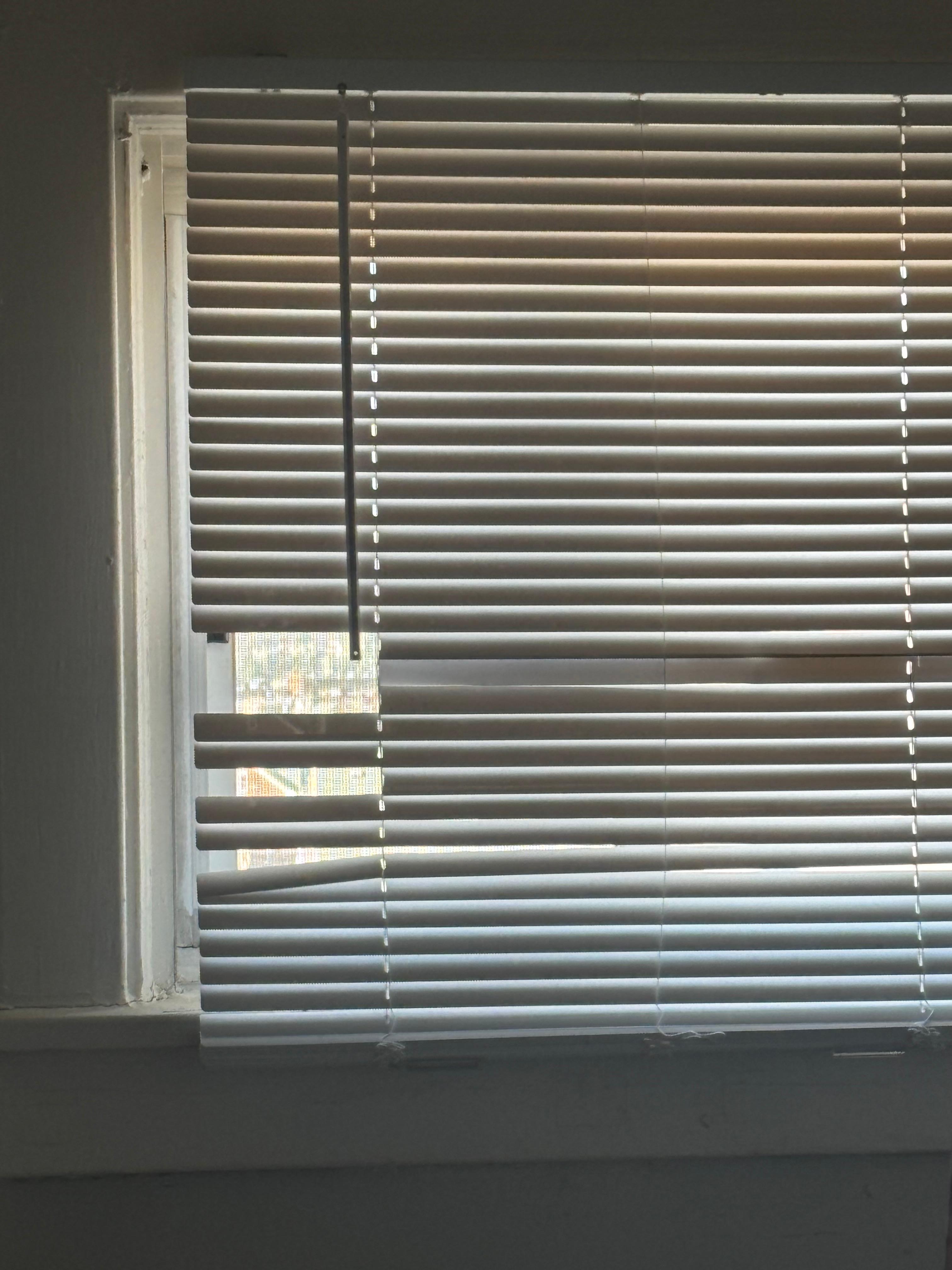 Bathroom broken blind 