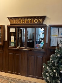 Reception closed and unmanned from 10.00 p.m. to 10.00 a.m.