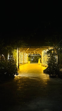 Por do sol na praia localizada em frente ao hotel.