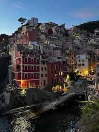 Riomaggiore à la tombée de la nuit