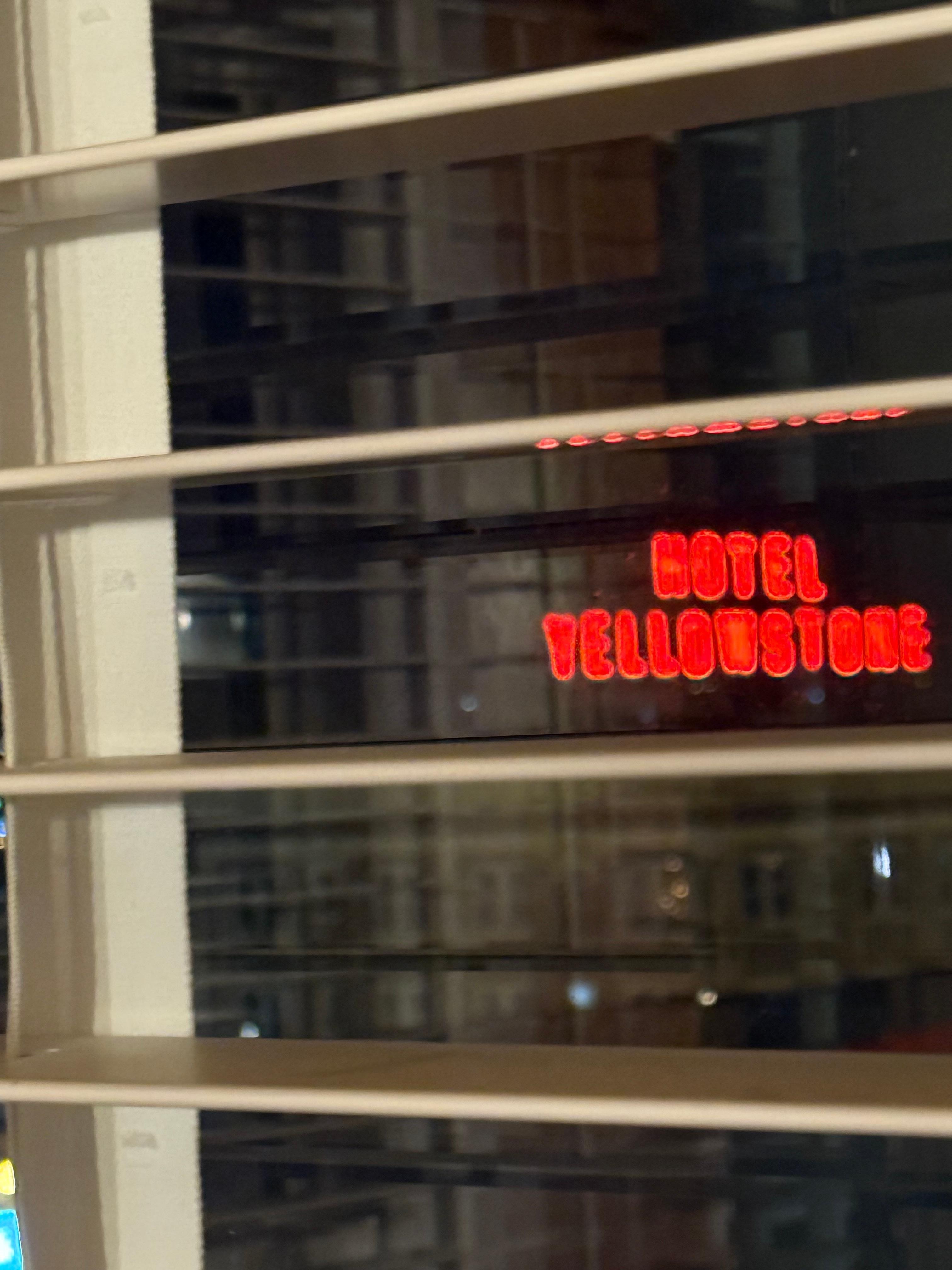 Short walk to the Uellowstone Hotel Restaurant.