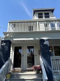 Entrances to both units, really convenient.