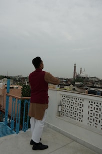 kite lesson on the roof