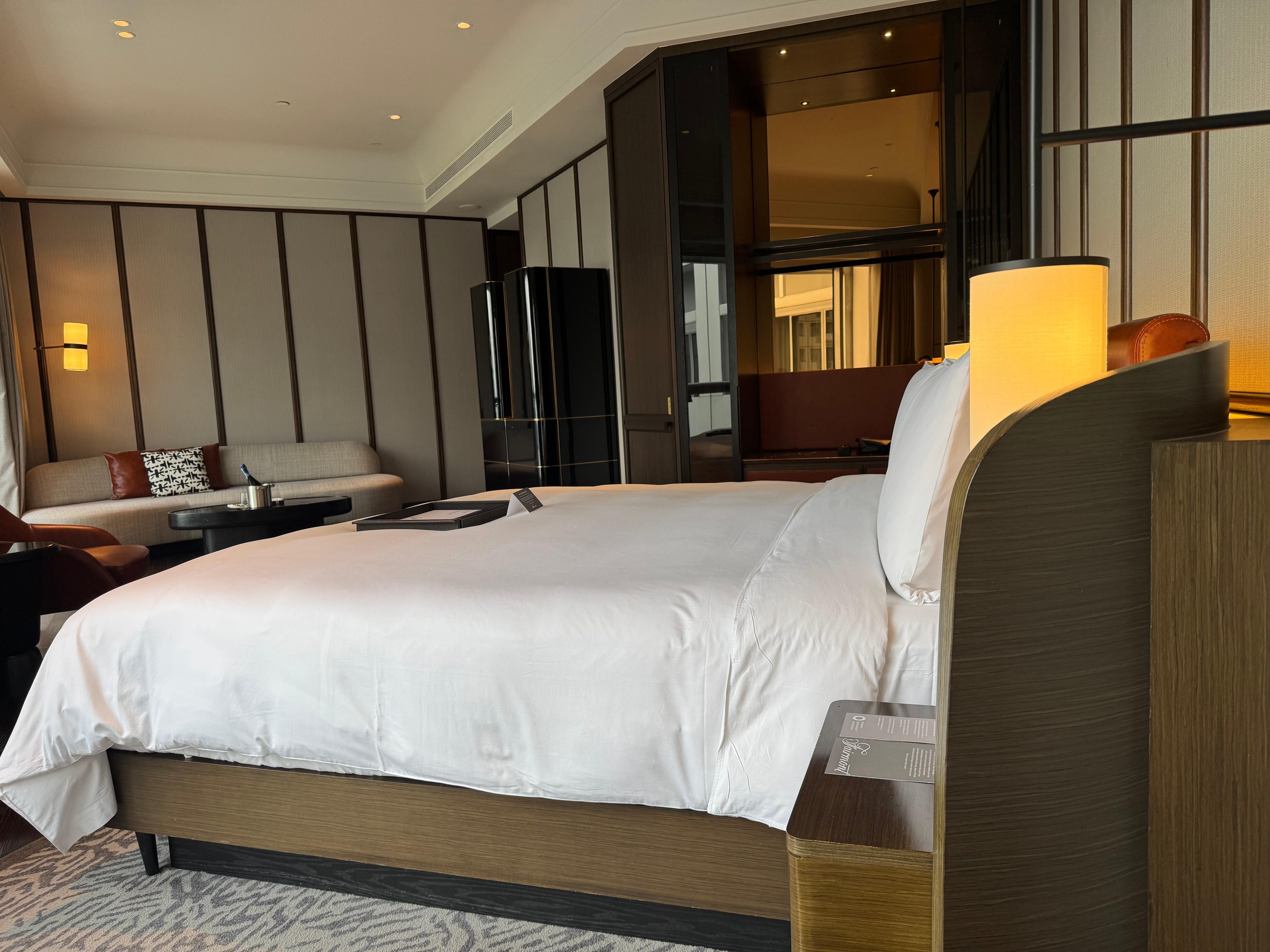 Salon Suite