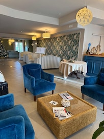 Lobby common area sitting room
