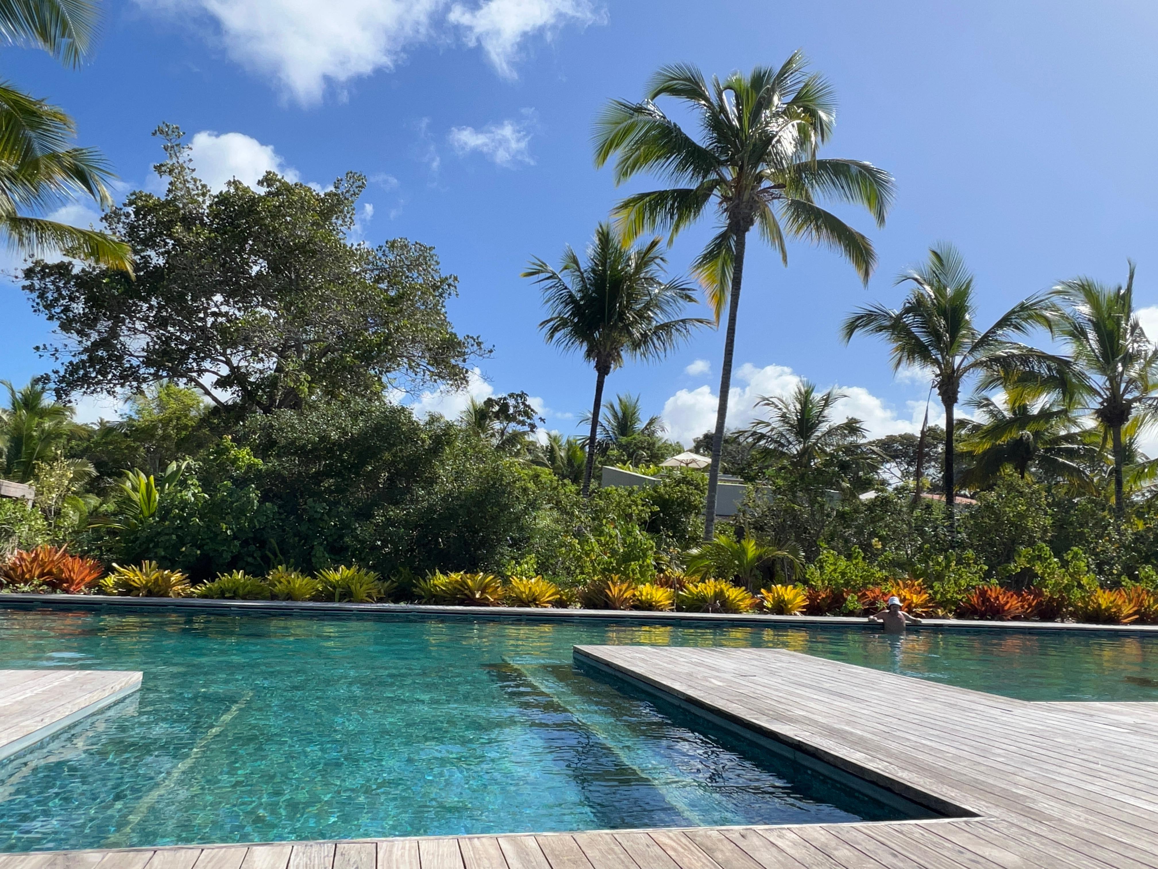 Uma das 5 piscinas do deck