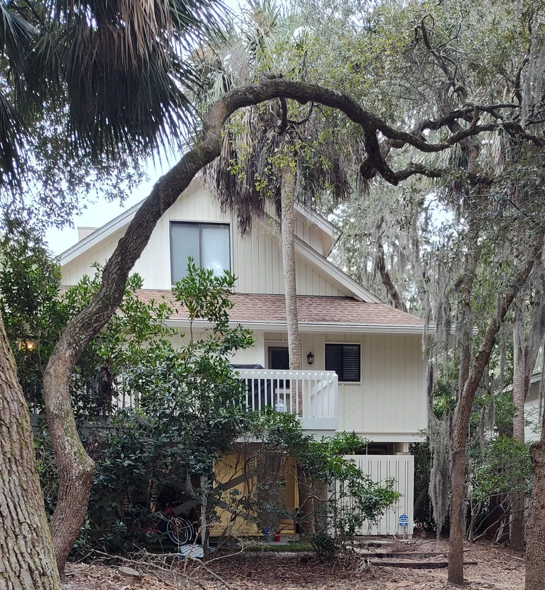 Beach path is right outside the back of the house. 