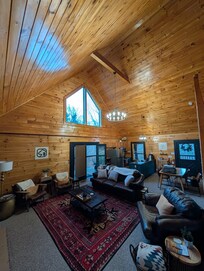 Lounge & Kitchen area