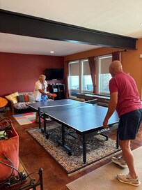 We had family staying in Hammondsport who stopped over for dinner and to play.