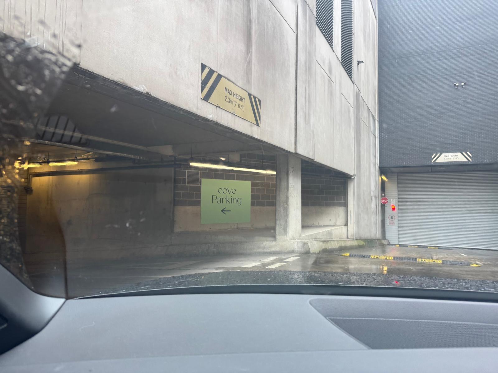 停車場入口