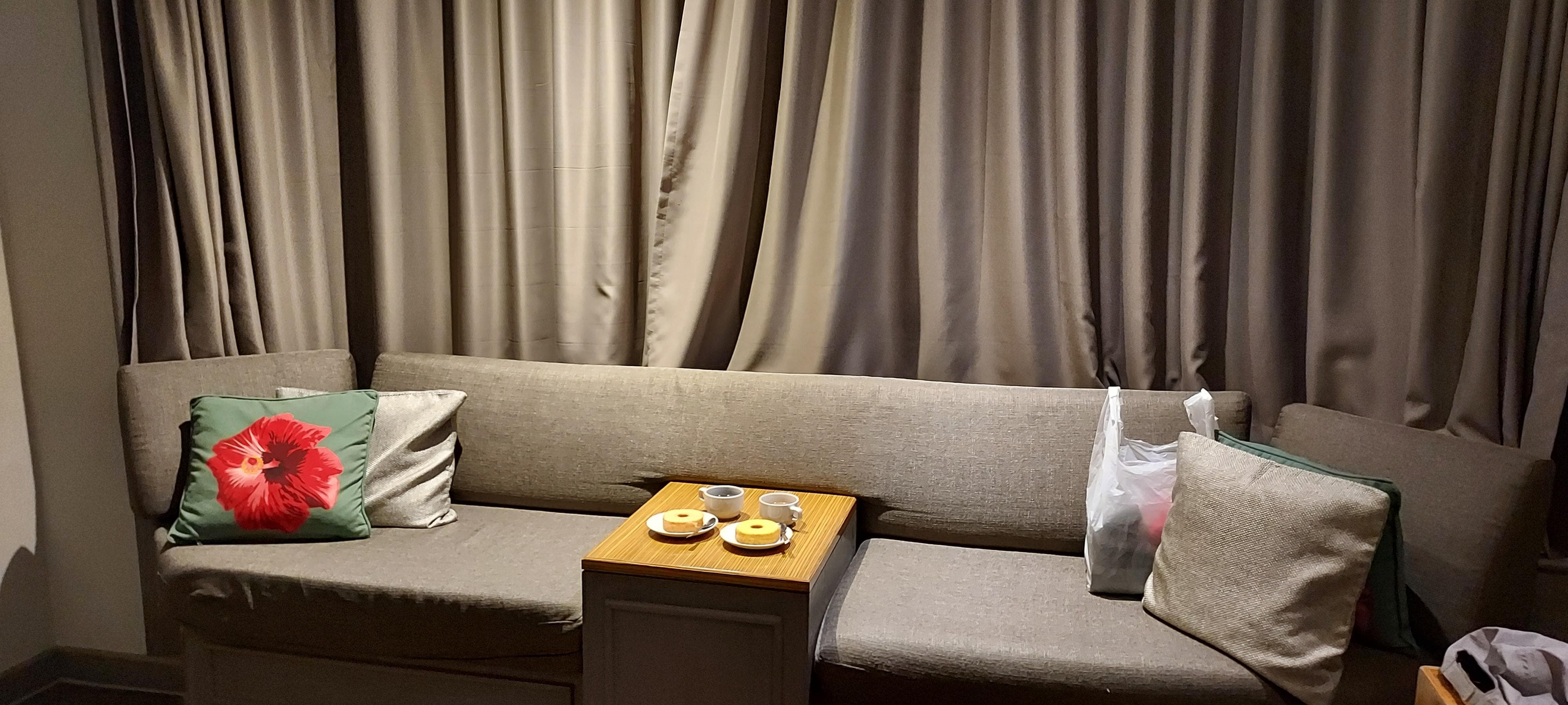 The room was comfortable and we enjoyed having coffee by the window. 