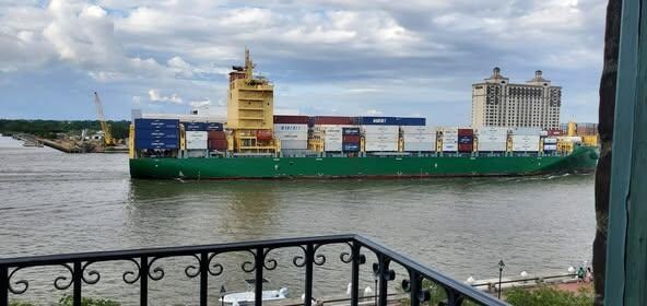 Loved watching the cargo ships go past our rom. So cool!