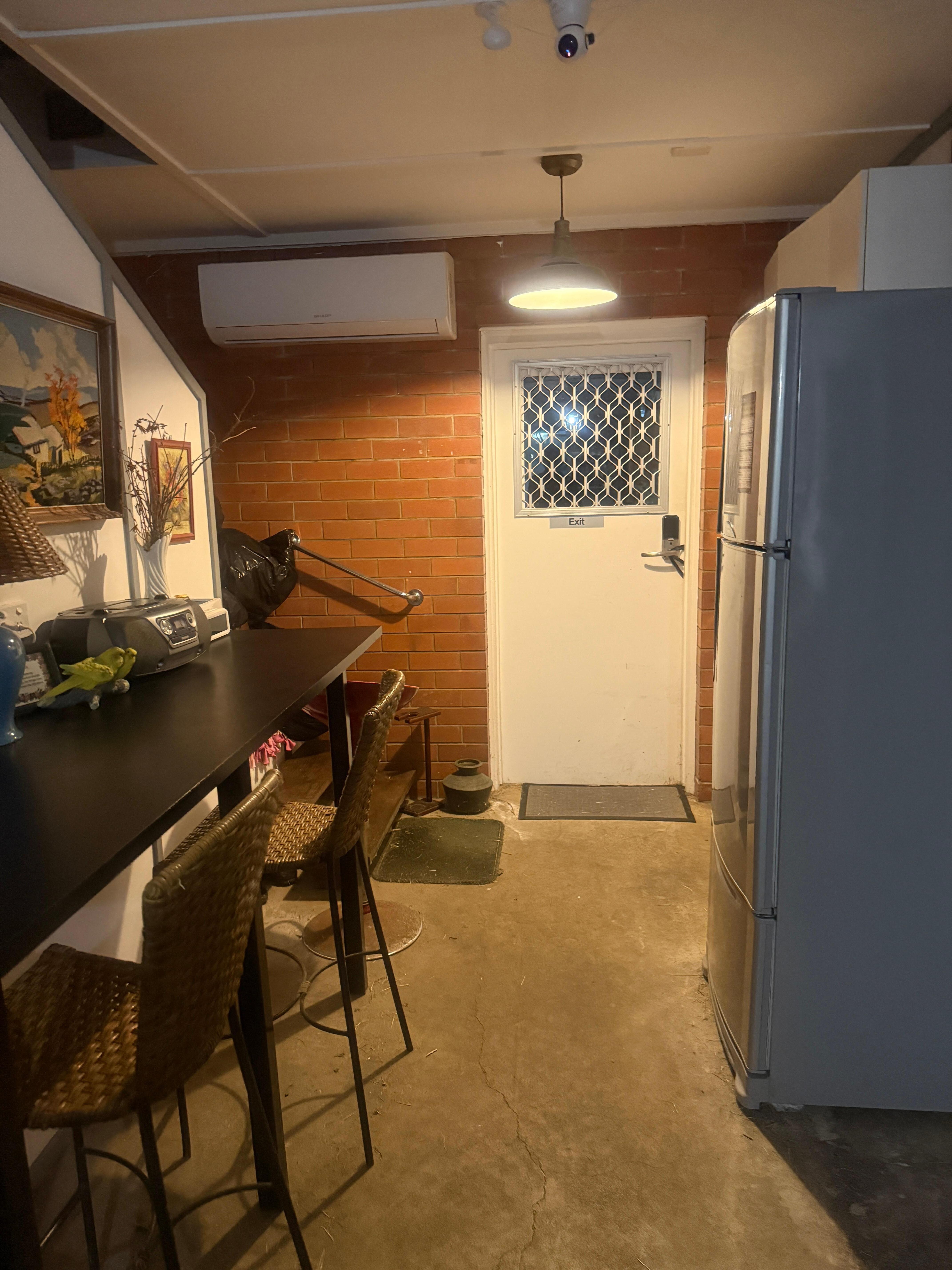a very small hallway to connect 3 bedrooms, the ceiling is low.  It smell bad like mold due to moisture, and room window couldn't open. 