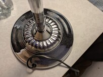 Staub auf dem Nachttisch
