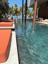 Piscina. Esse é o espaço com sol