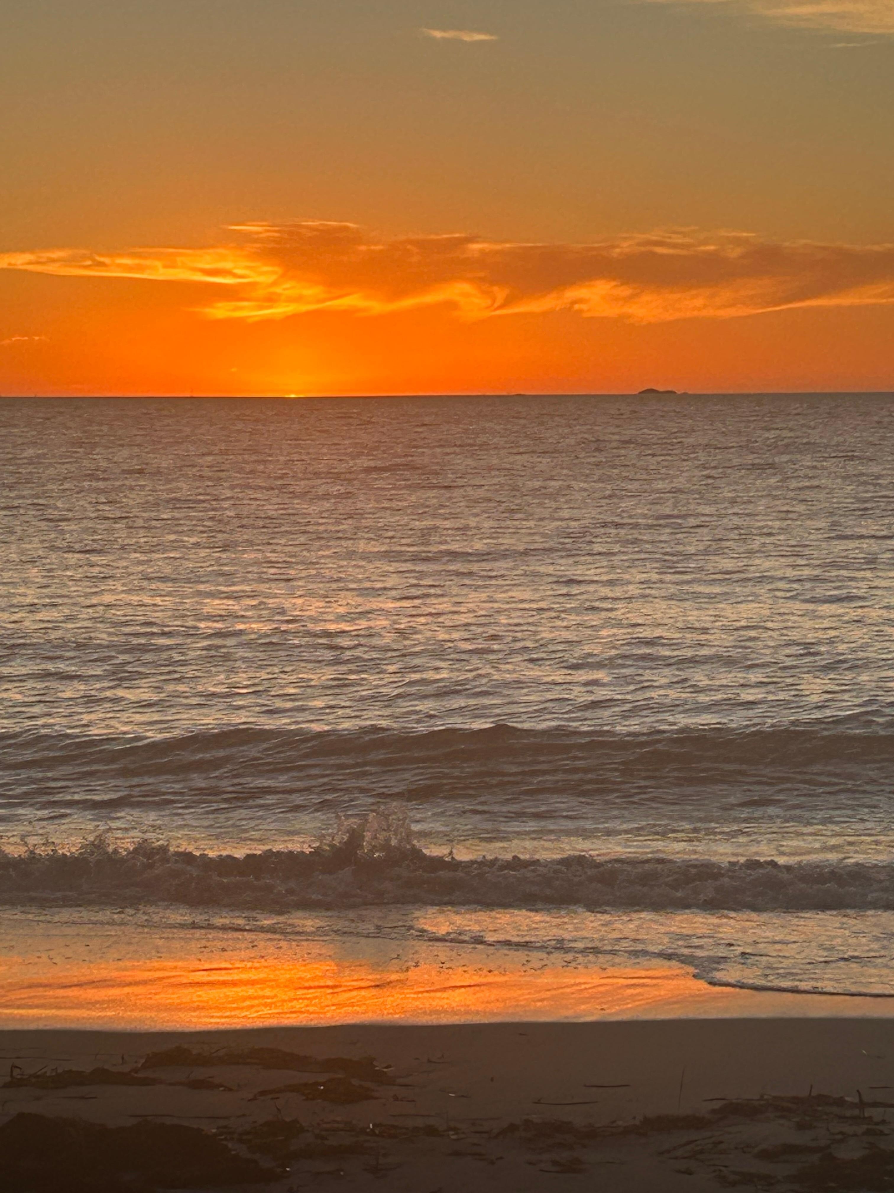 Glorious Fremantle sunset just 3 minute walk 😍
