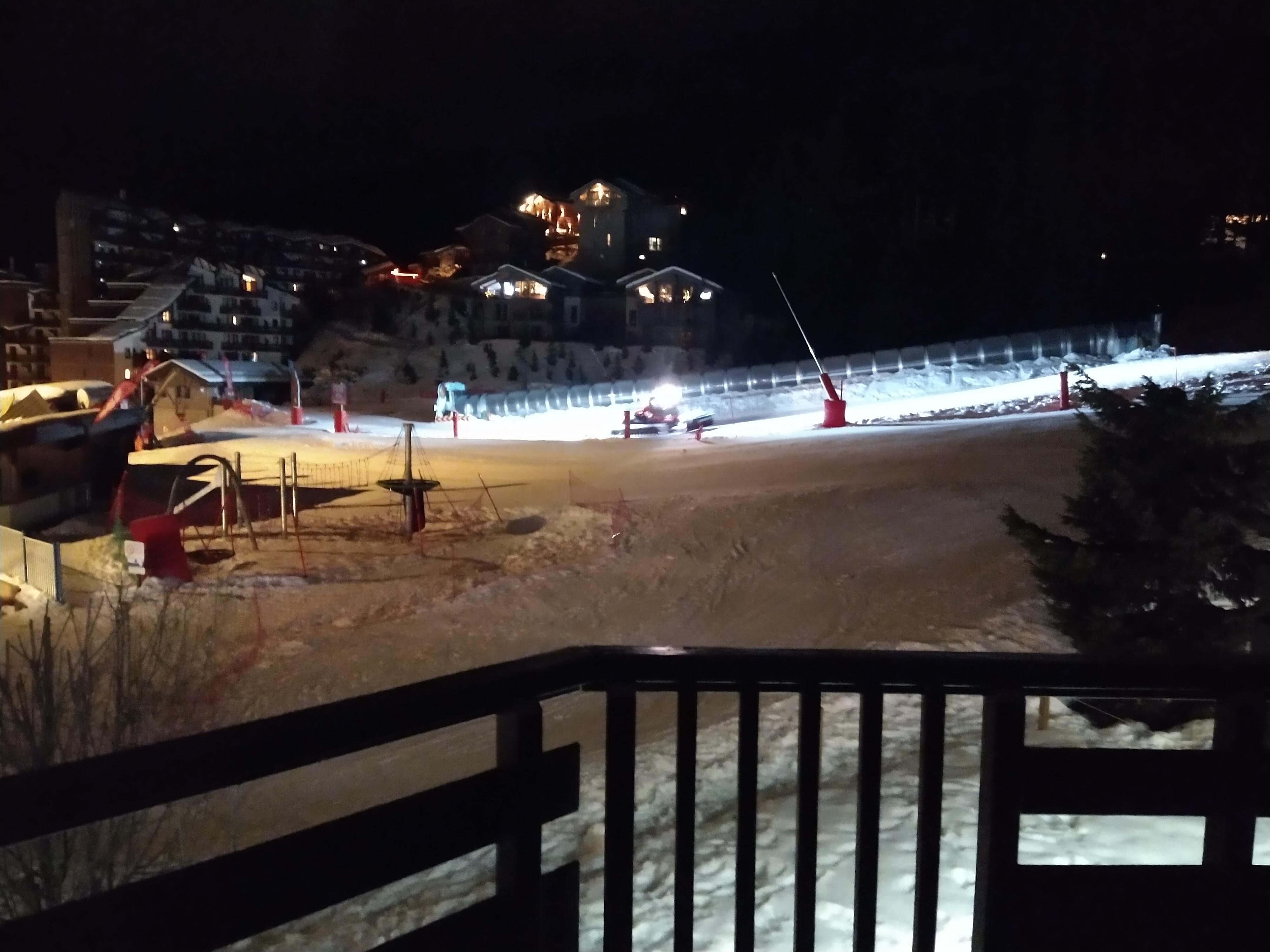 Dameuse a l'oeuvre sur les pistes