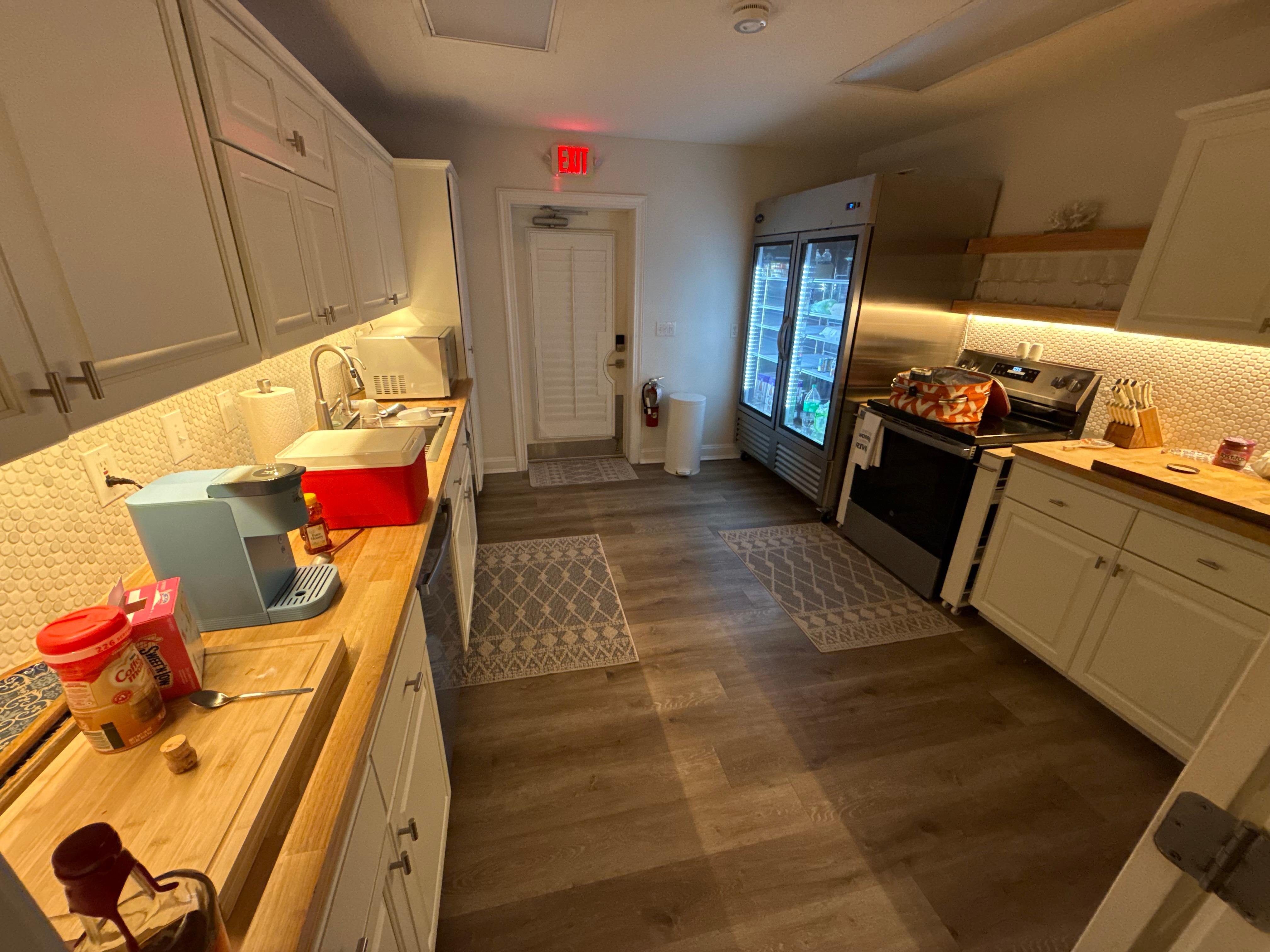 Kitchen was great with its ice maker and very large refrigerator