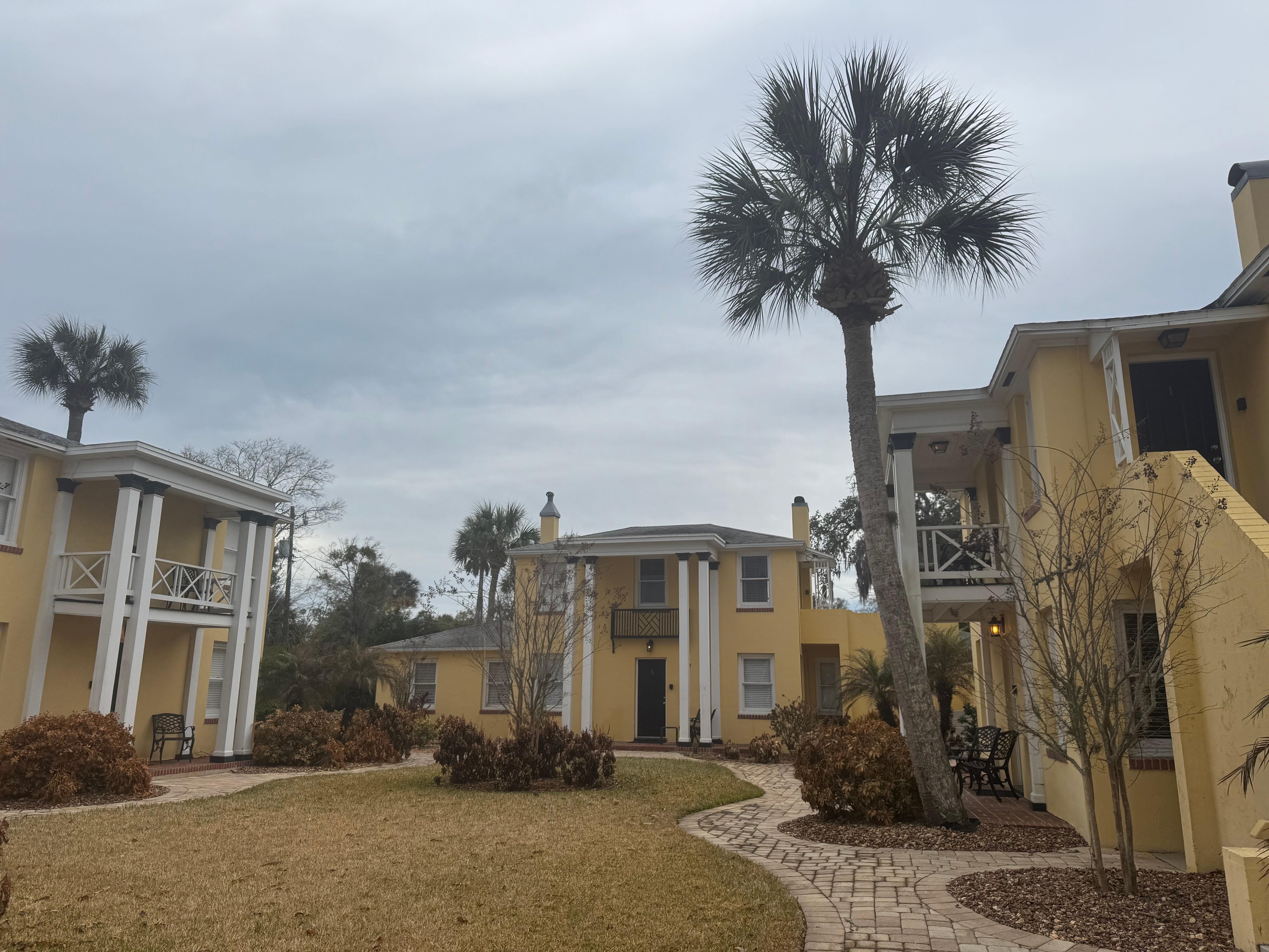 Lovely spot. Easy access to downtown.