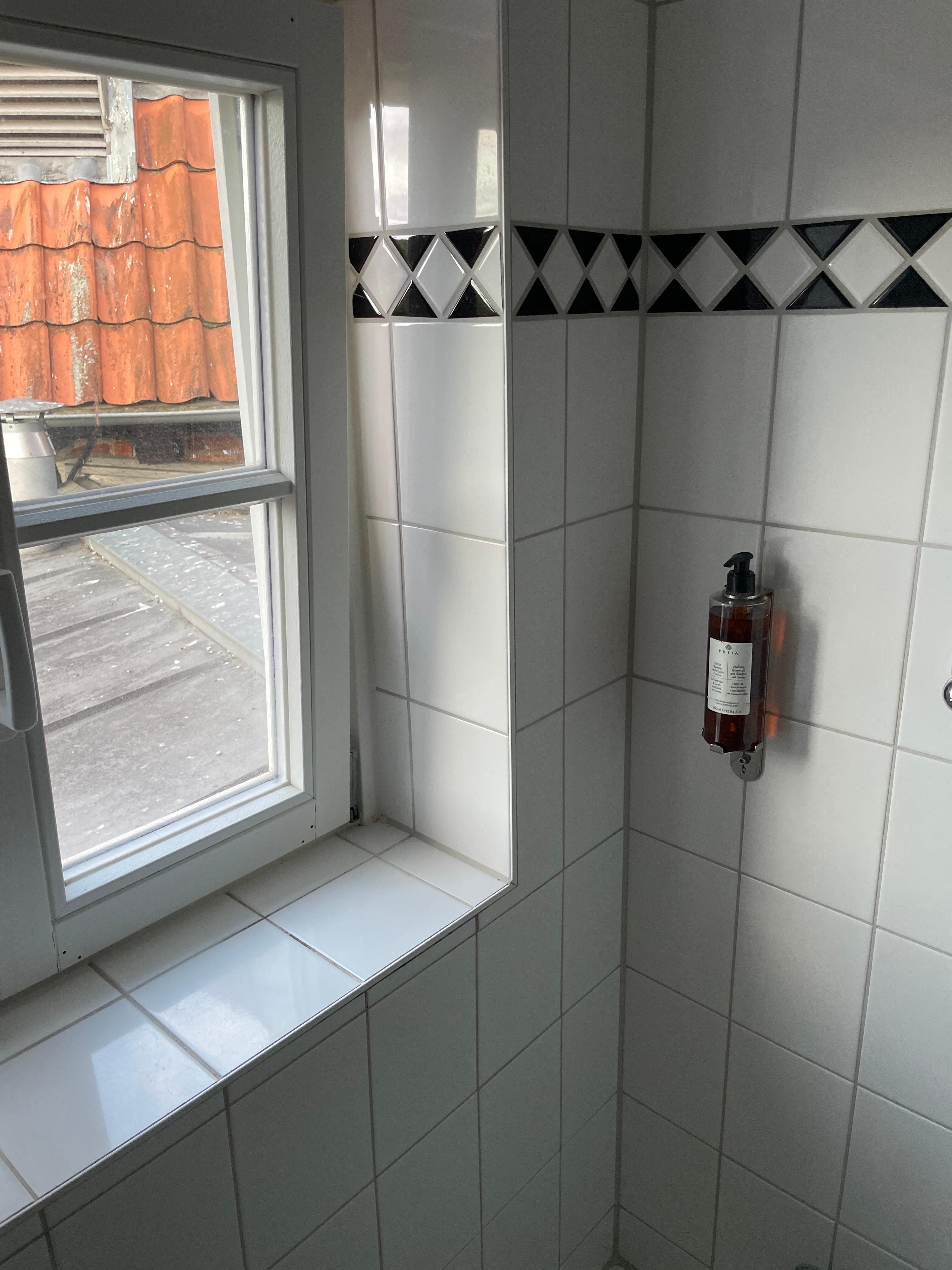 No conditioner and individual body wash