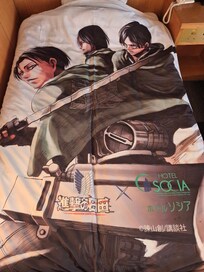 진격의거인 인테리어 되어있고, 호텔에서 주신 굿즈들도 맘에 들었습니다