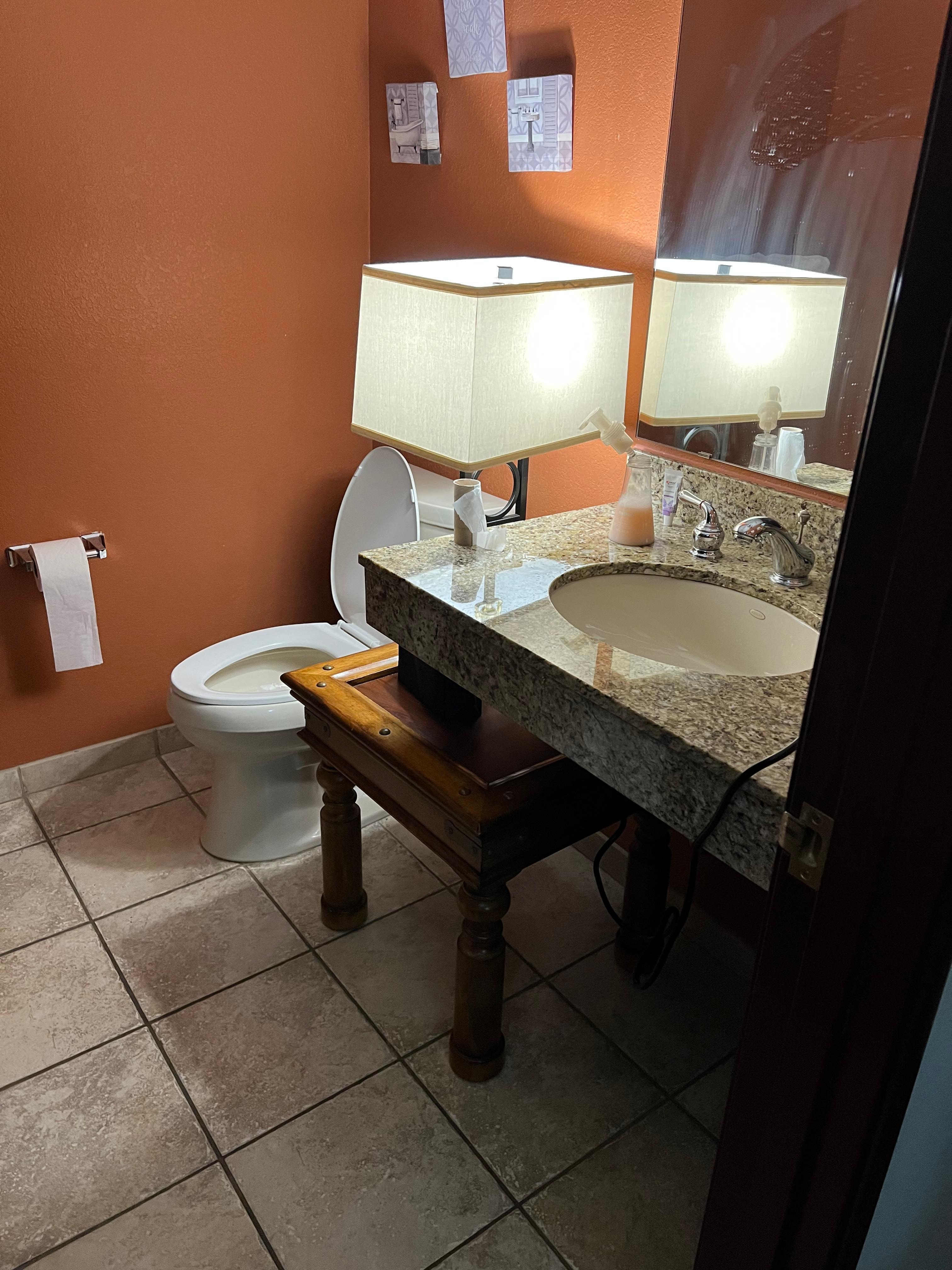 Lights in the bathroom don’t work. Lamp on an end table is how they (fix) the lighting! REALLY DANGEROUS!