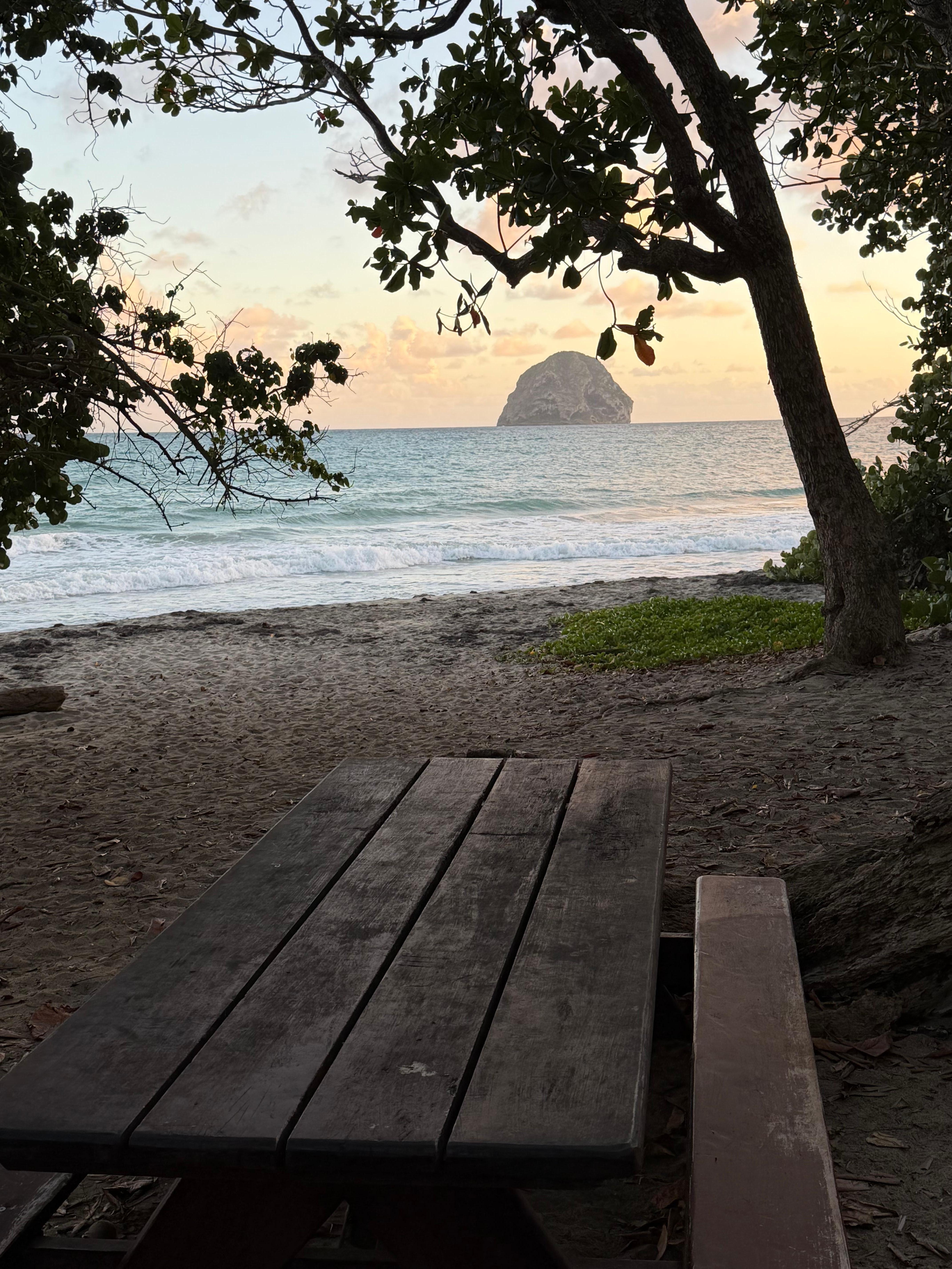 Vue de la plage située à 5 minutes à pied.