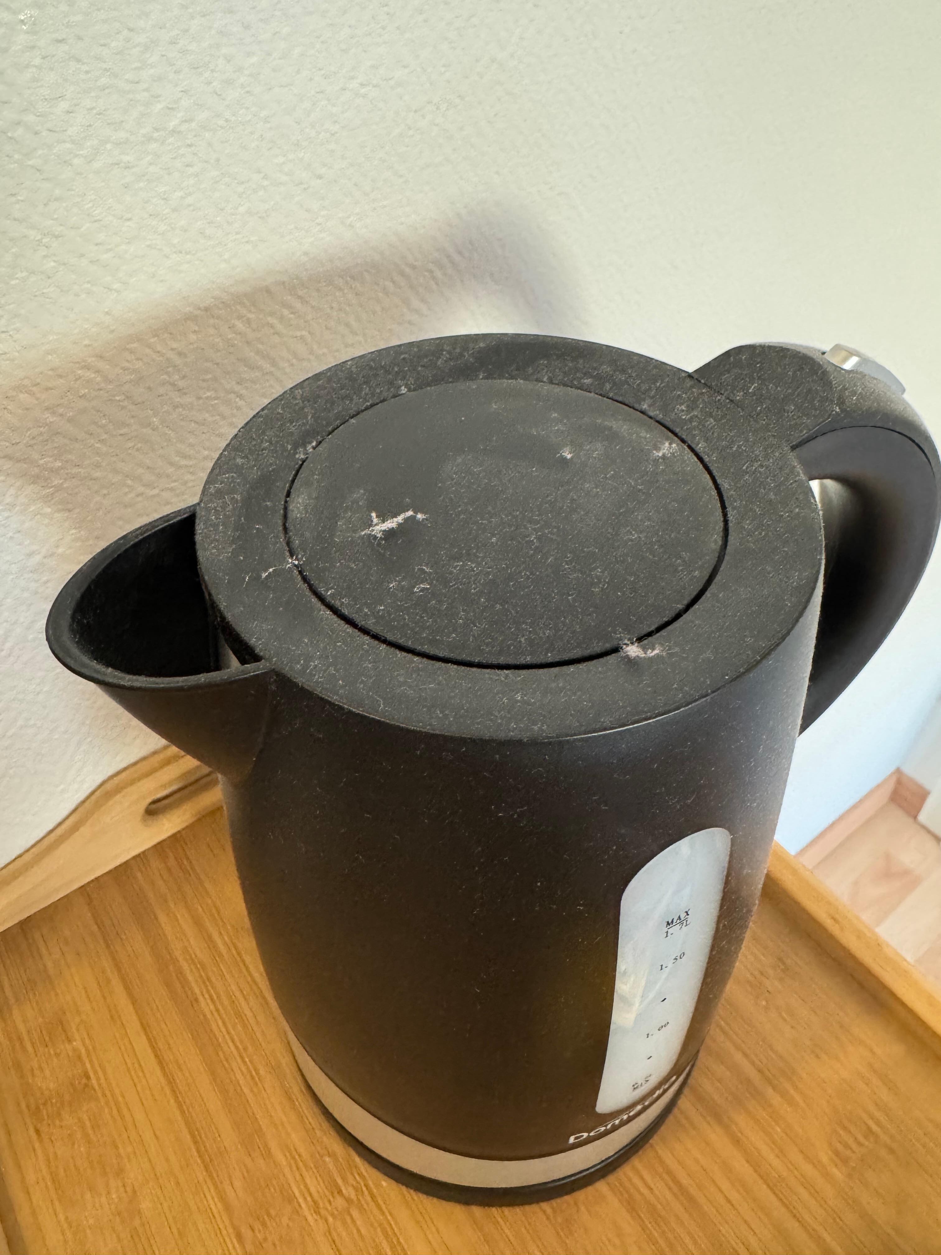 Keittiö erittäin pölyinen