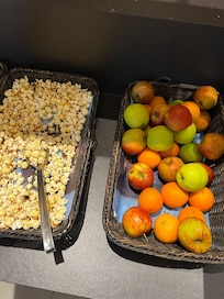 Fresh fruite served at the restaurant with some popcorn !!!