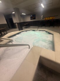 AMAZING JACUZZI <33