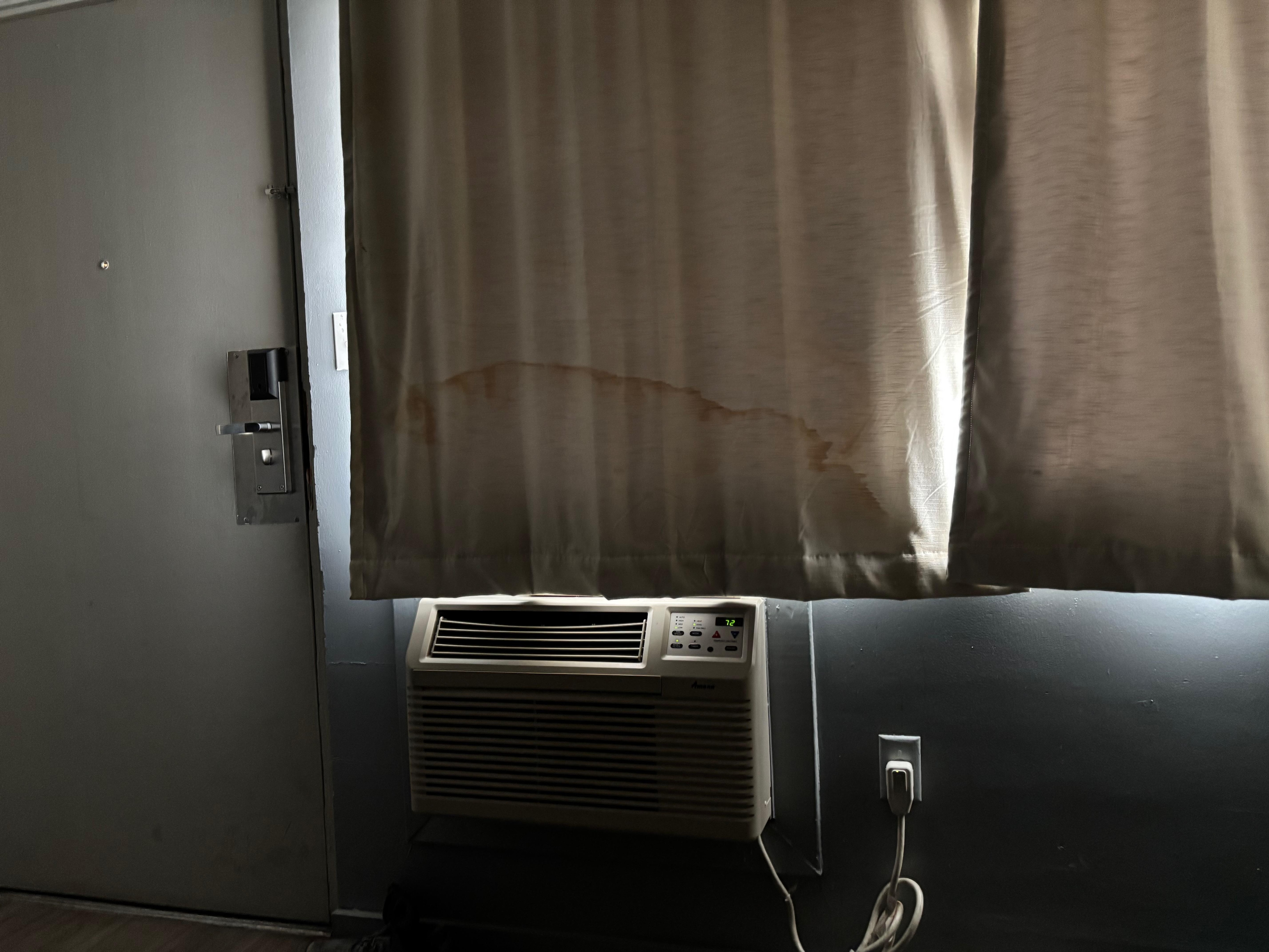 Stained blinds