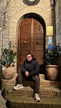 Na porta do hotel