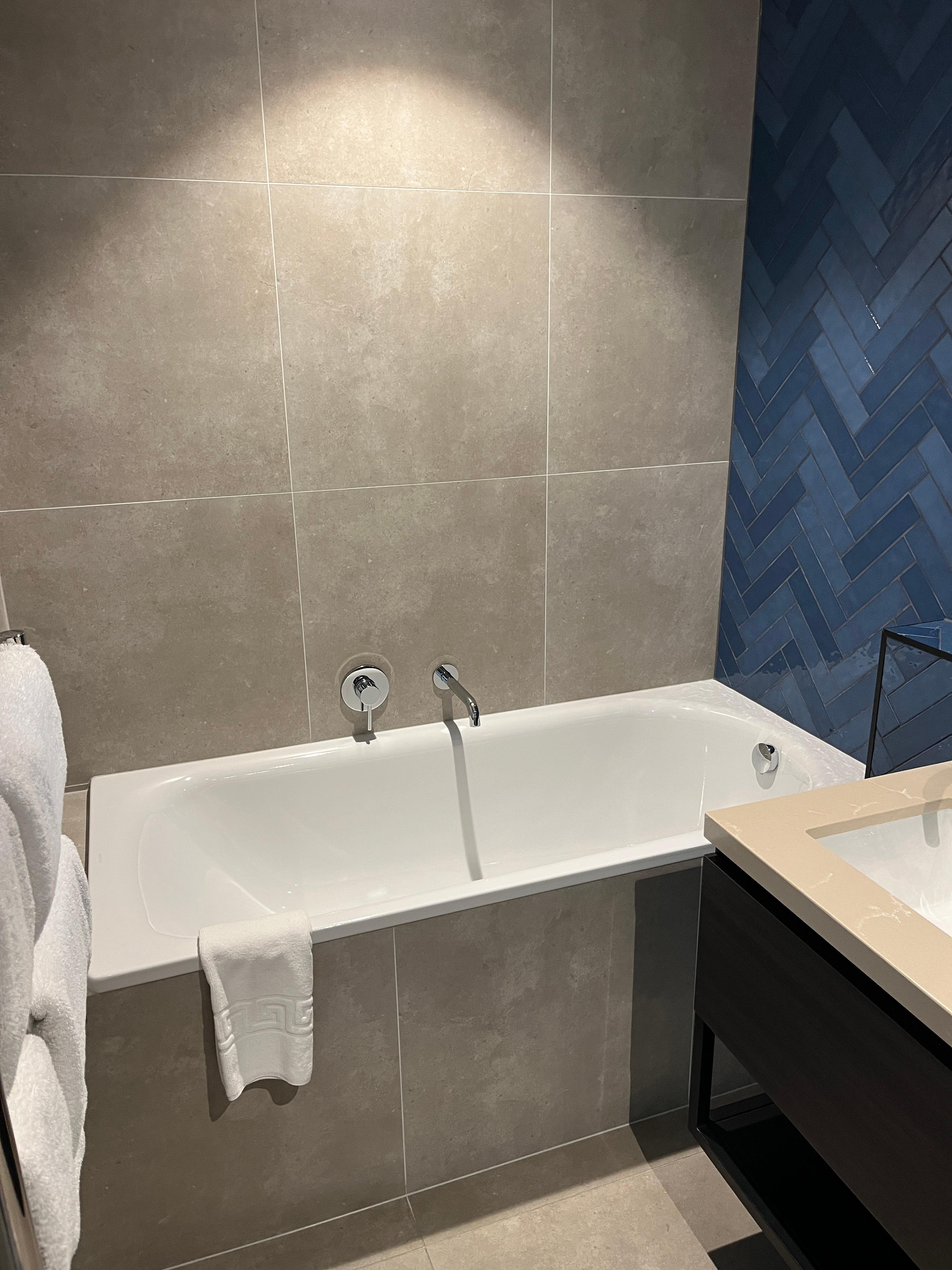 Huge bathroom (no natural light) 