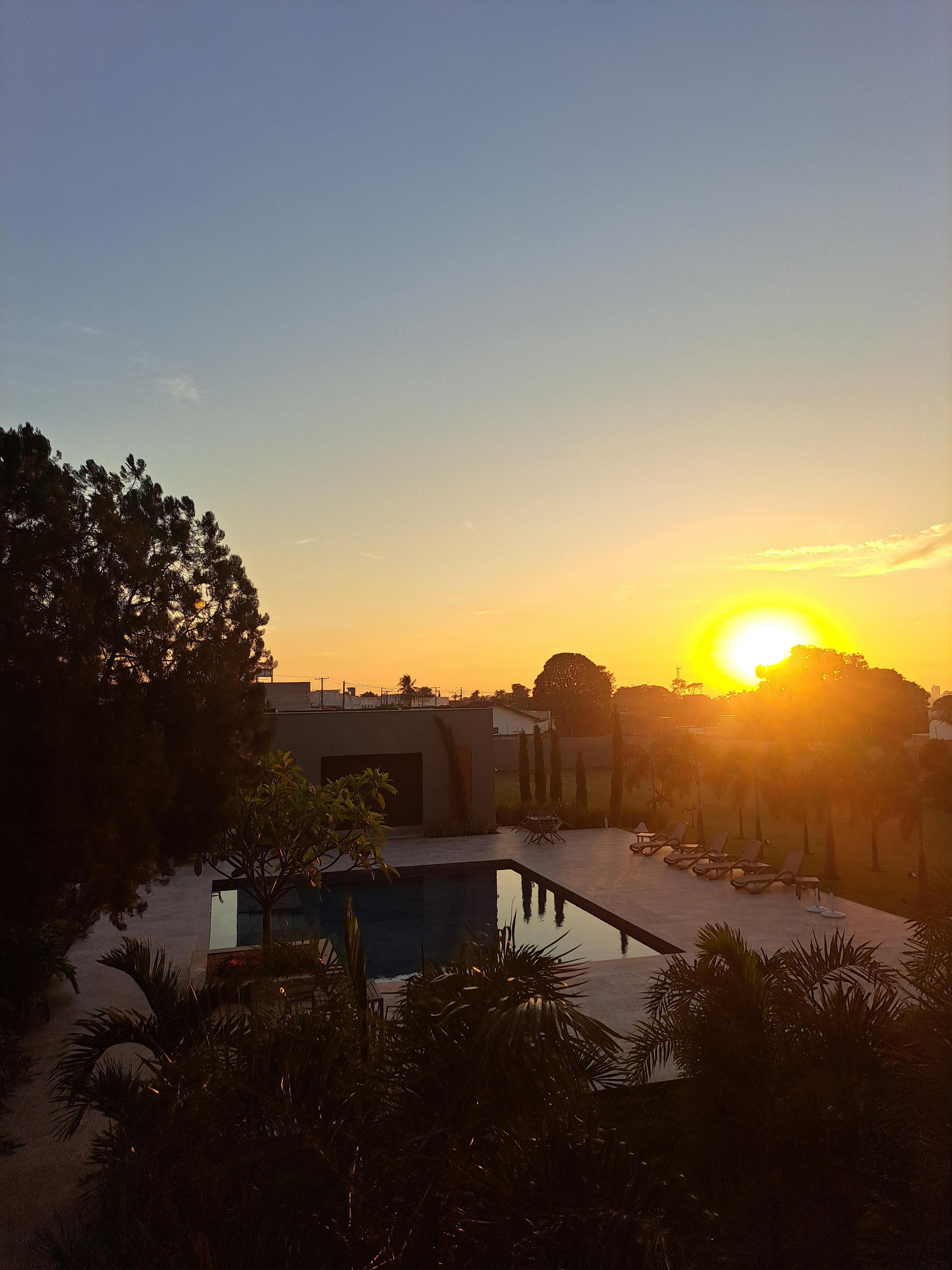 Alvorecer visto de um dos quartos. 