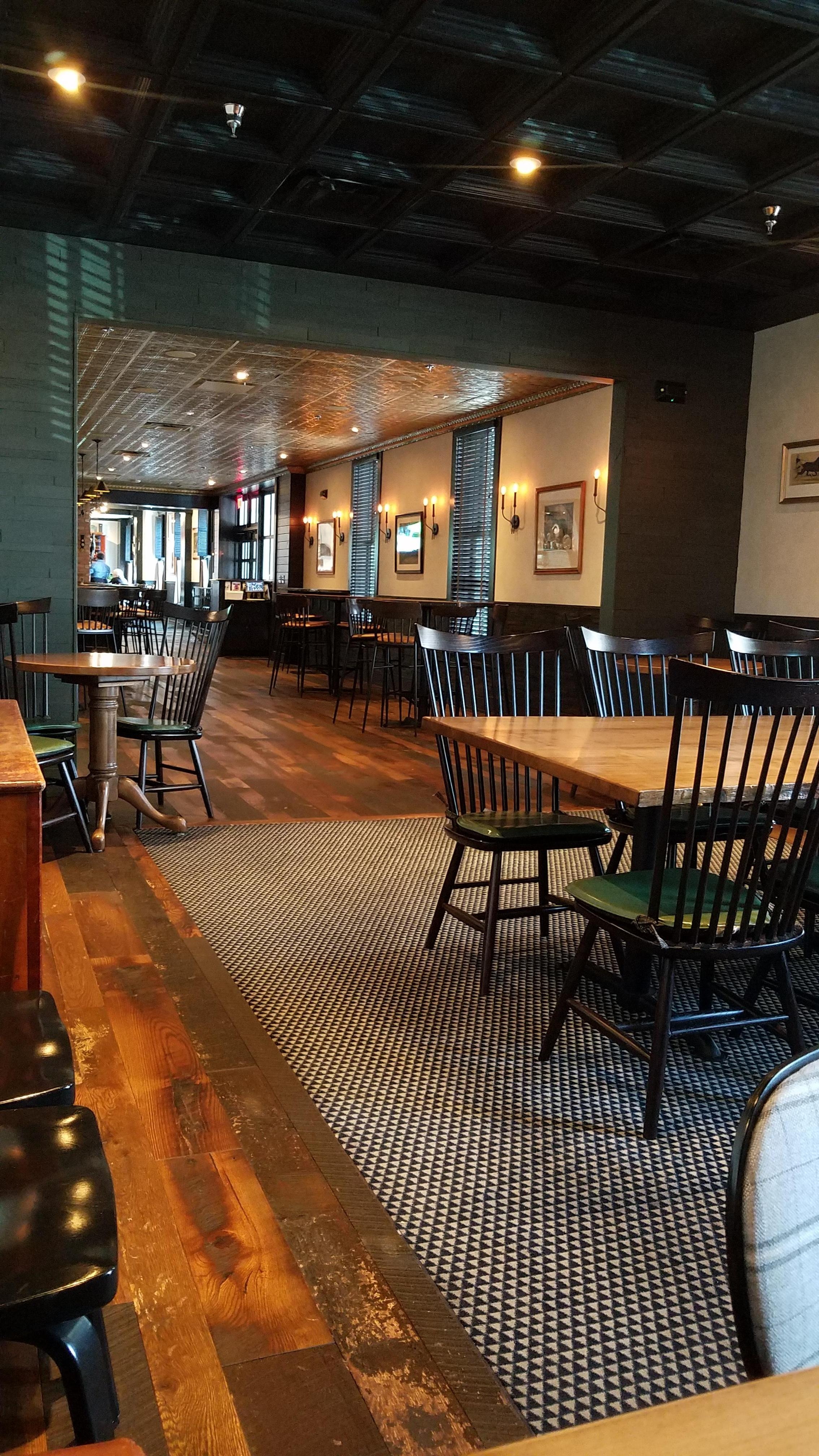 The Golden Lamb Hotel Reviews | Expedia