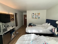 2 Double beds room looking towards the door