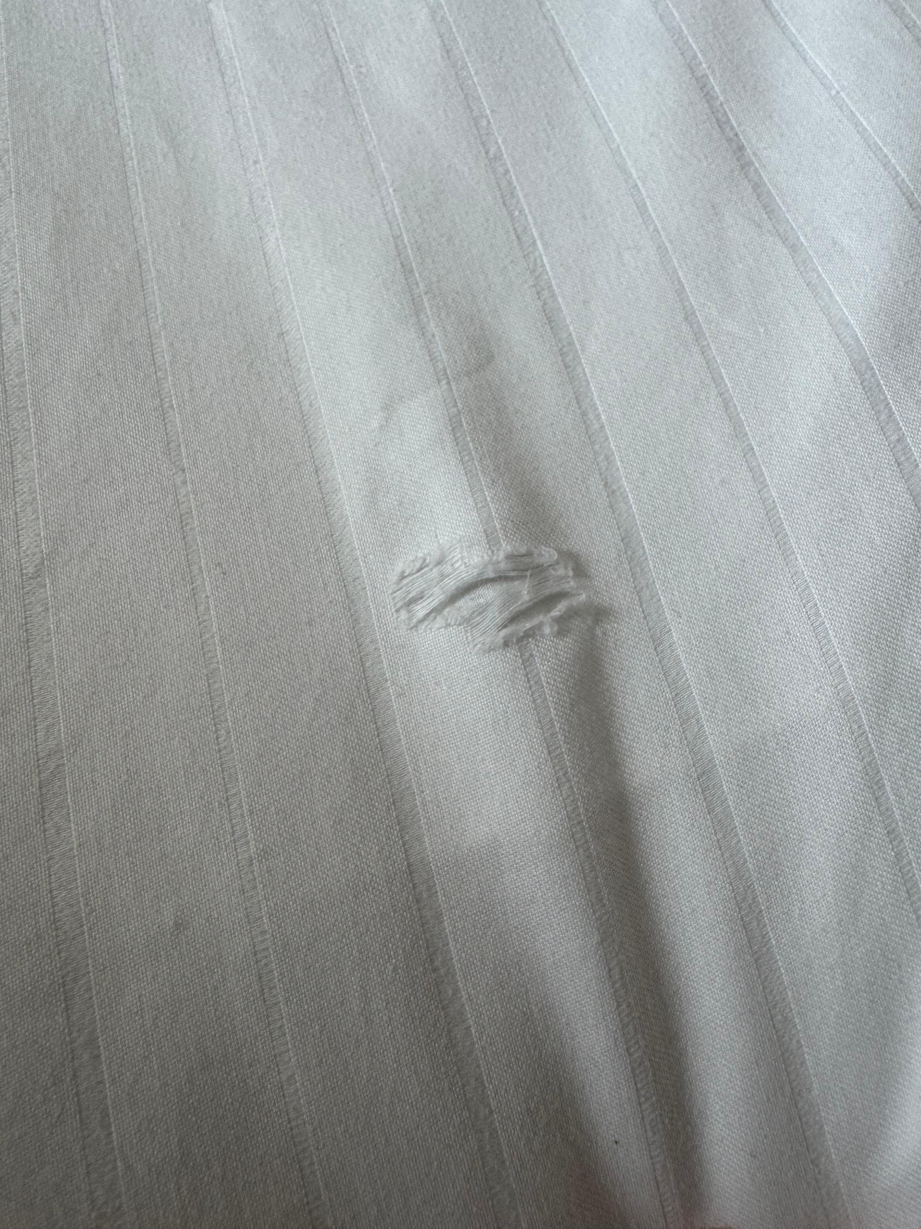 4*… would you leave this bed sheet with a hole right in the centre…