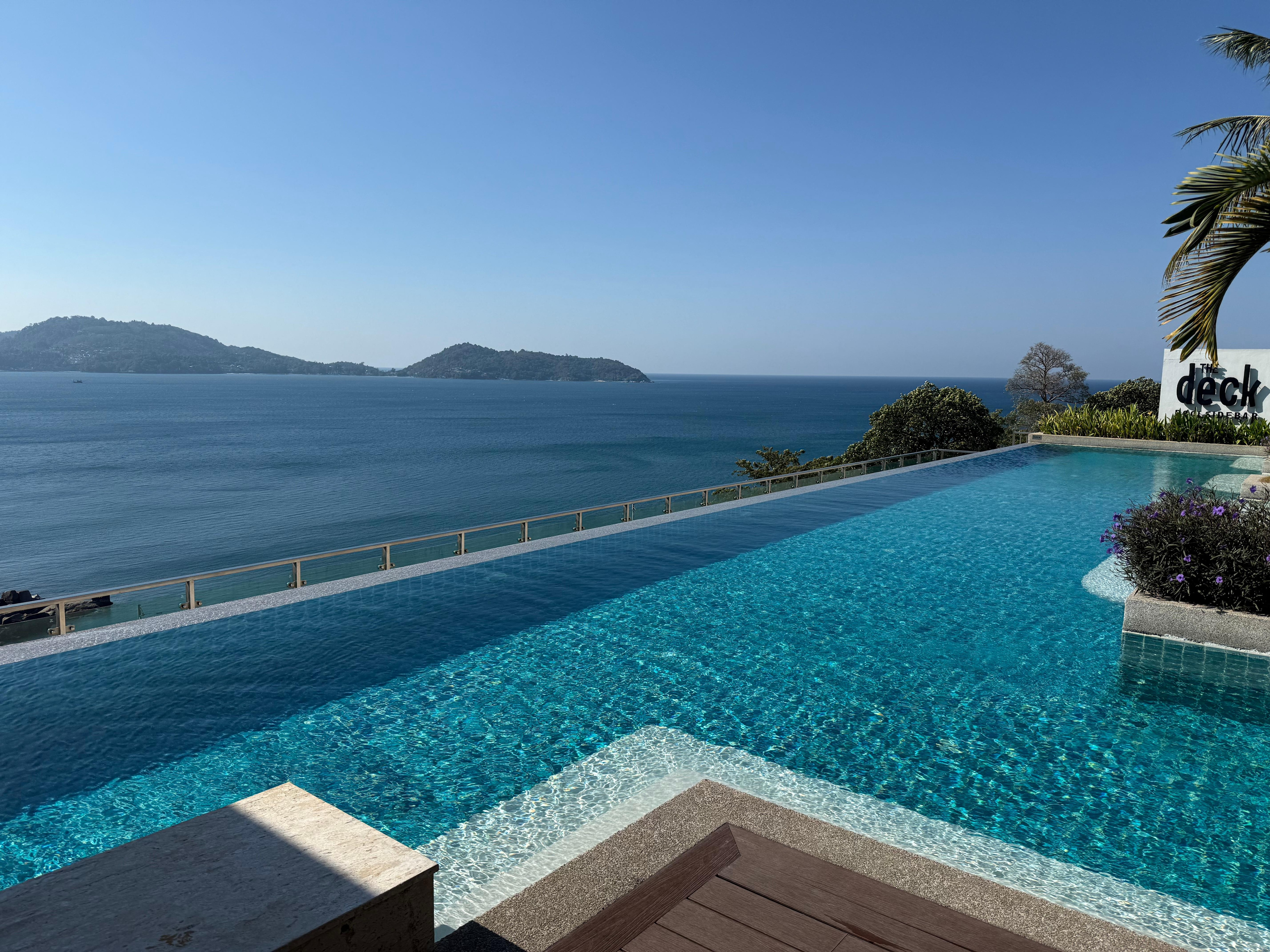 Infinity pool
